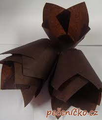 Tulipan - papírový košíček  hnědý  na muffiny  20 ks